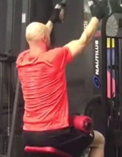 Ramat vertical cu antrenor personal de fitness